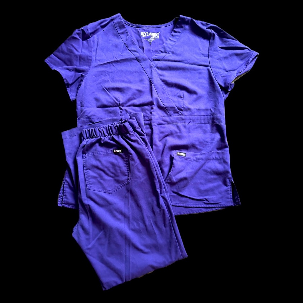 Grey’s Anatomy medical scrubs